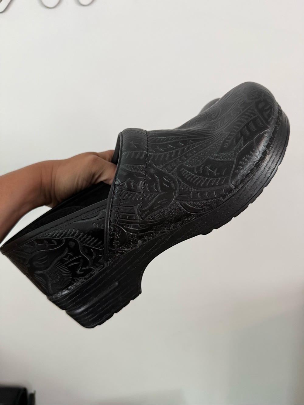 Dansko Womens Black Clogs Floral Tooled Leather Closed Toe Size 42 New No Box